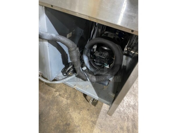 Nice! RANDELL Stainless Steel Commercial 2 Drawer Chef Base on Commercial Casters! MODEL:20048SC SN: W1381640-1 115V 60hz - Image 7 of 7