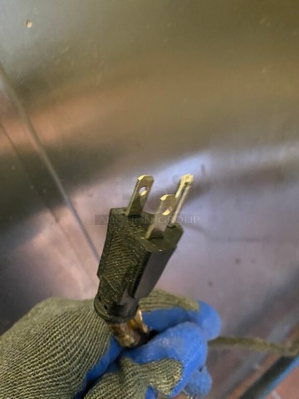 Blodgett Commercial Natural Gas Powered Convection Oven! With View Through Doors! Metal Oven Racks! All Stainless Steel! On Legs! WORKING WHEN REMOVED! - Image 7 of 7