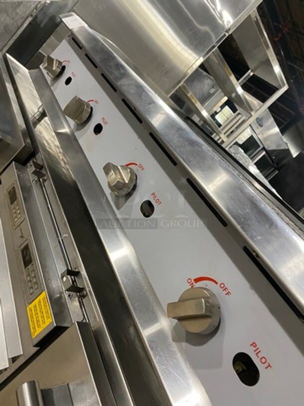 CPG Commercial Countertop Natural Gas Powered Char Broiler Grill! With Back And Side Splashes! All Stainless Steel! On Small Legs! - Image 8 of 11