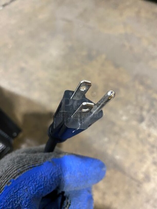 NEW! OUT OF THE BOX! SCRATCH-N-DENT! Arctic King Single Door Wine Bottle Cooler/Chiller! 16 Bottle Capacity! Model: AWCA016ADB 115V - Image 7 of 7