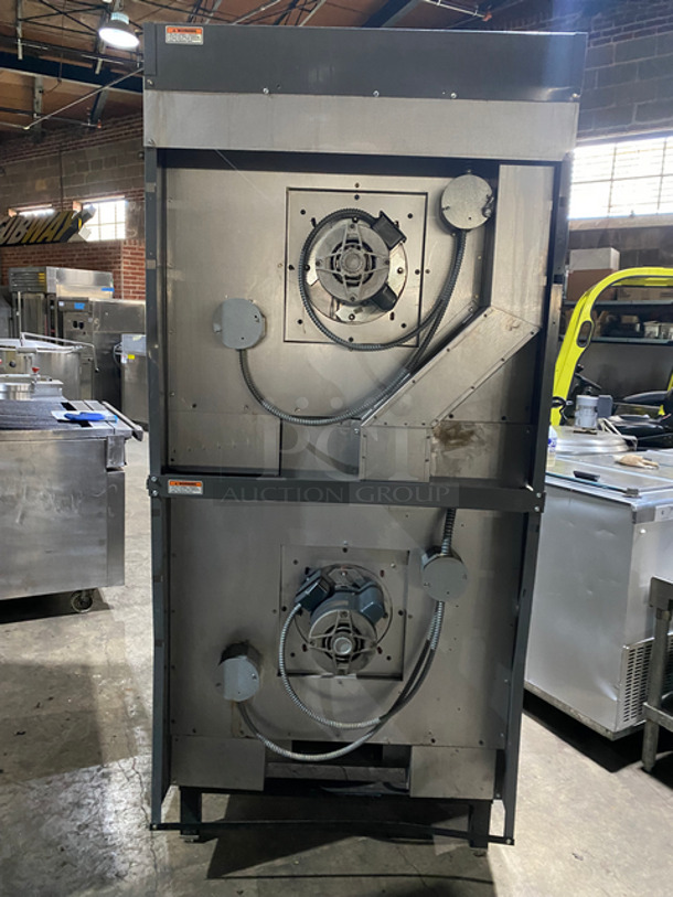 Vulcan Commercial Double Deck Natural Gas Powered Convection Oven! With View Through Doors! Metal Oven Racks! All Stainless Steel! On Legs! 2x Your Bid Makes One Unit! Model: SG22T SN: 481110235115V 60HZ 1 Phase - Image 3 of 9