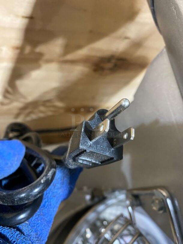 AWESOME! BRAND NEW! IN THE CRATE! Commercial Spiral Mixer! With Whisk, Paddle And Spiral Hook Attachment! With Mixing Bowl And Bowl Guard! Stainless Steel! Model: WGB20 110V - Image 11 of 11