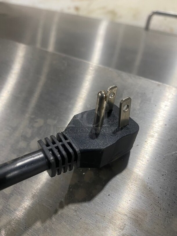 LATE MODEL! 2019 Centaur Commercial Refrigerated Bain Marie/Sandwich Prep Table! With Full Length Cutting Board! With Poly Coated Racks! With 2 Door Refrigerated Storage! On Casters! 115V 1 Phase! Model CST-48-HC Serial 1902CENQ01215! Working When Removed!
 - Image 9 of 9