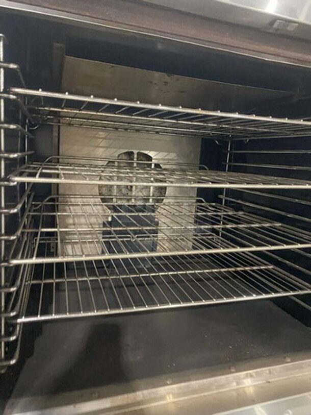 Nice! Dynamic Cooking Systems Natural Gas Powered Heavy Duty Convection Oven! Professional Series! With Metal Racks! 2 X Your Bid! Working When Removed!  - Image 4 of 10