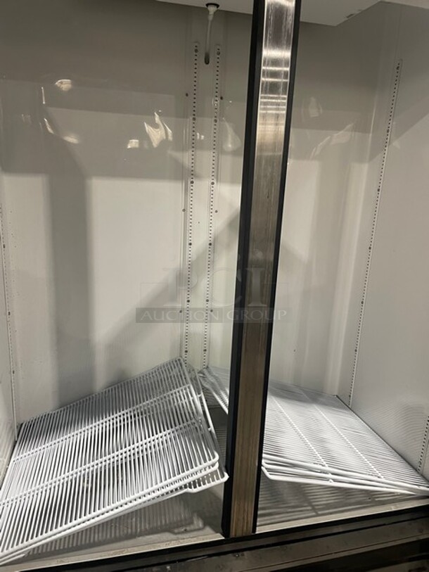 True 2 Door Glass! Reach In Cooler Merchandiser! Model GDM-49, Serial 14604955! 115V 60HZ 1 Phase! - Image 5 of 9
