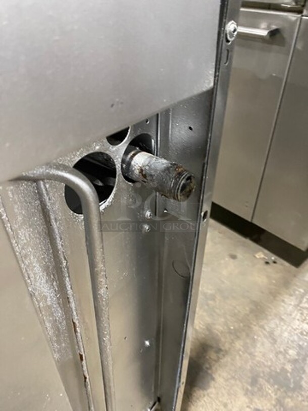 Sunfire Commercial Natural Gas Powered 4 Burner Stove! With Raised Back Splash! With Oven Underneath! All Stainless Steel! On Casters! - Image 9 of 9