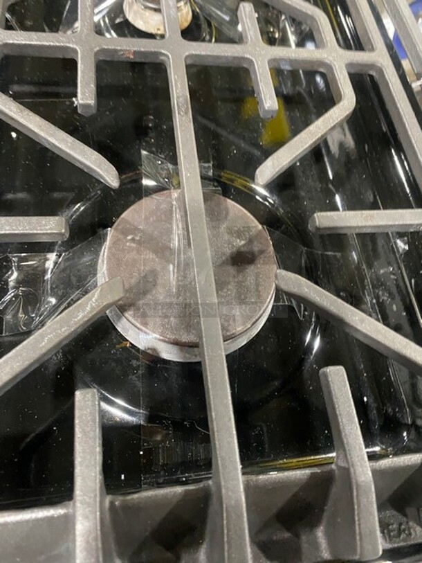 Frigidaire 4 Burner Stove! With Oven Underneath! Metal Oven Racks! All Stainless Steel! - Image 6 of 12