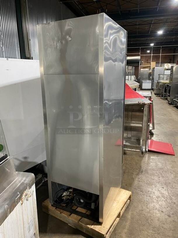 Great True Commercial Single Door Reach In Freezer! Solid Stainless Steel! With Casters! WORKING WHEN REMOVED! Model: T23F SN: 8013160 115V 60HZ 1 Phase - Image 4 of 10