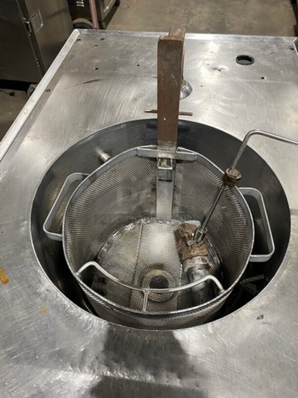 WOW! Giles Electric Powered Heavy Duty Open Fryer! With Automatic Lift And Basket! With Oil Filter System! Model: GEF400 SN: A909240817 208V 60HZ 3 Phase - Image 5 of 9