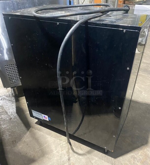 Federal Industries Commercial Countertop Dry Case Merchandiser! With View Through Doors And Sides! With Racks! Model: SB28SS SN:06082138701-33 120V 1PH - Image 3 of 9