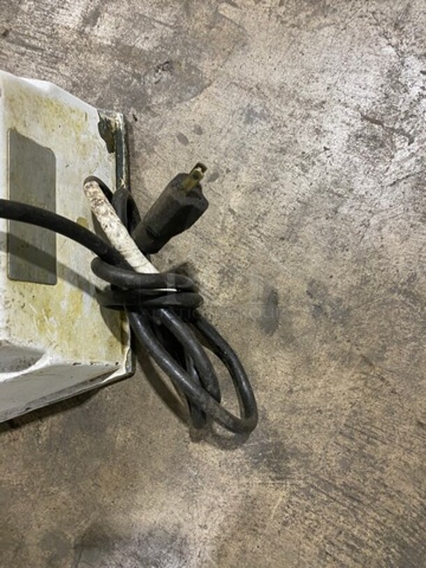 Dough Pro Commercial Countertop Dough Press Machine! WORKING WHEN REMOVED! - Image 8 of 8