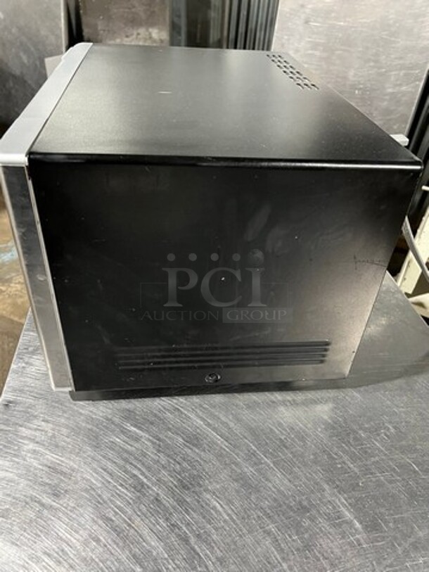 2010 Emerson Countertop Microwave Oven! Stainless Steel Body! Model: MW1161SB 120V - Image 4 of 7