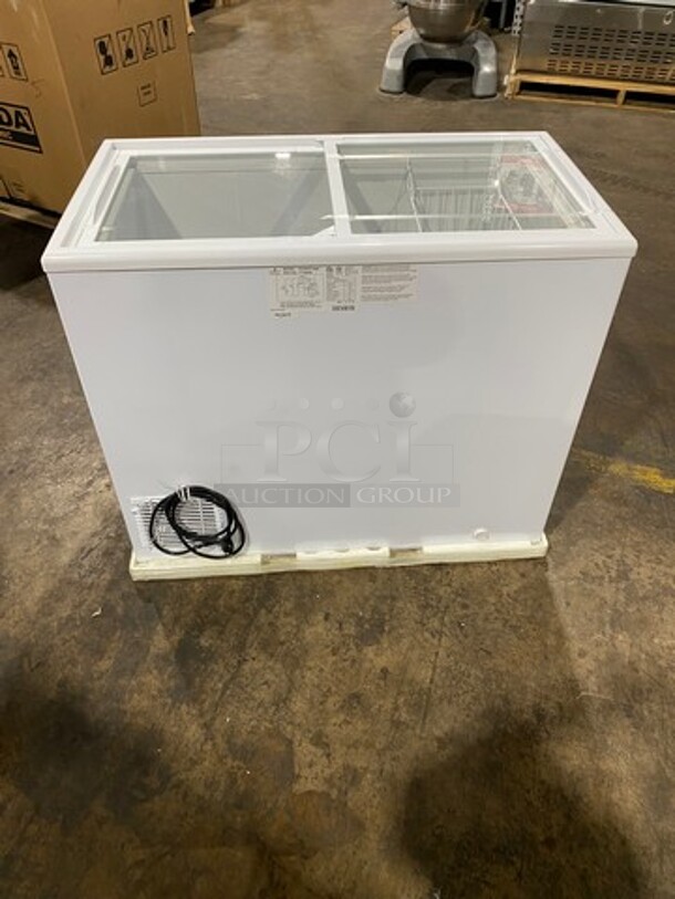 SCRATCH-N-DENT! Kelvinator Commercial Reach Down Freezer! Model: KCNF073WS SN: 95111779 115V - Image 4 of 12