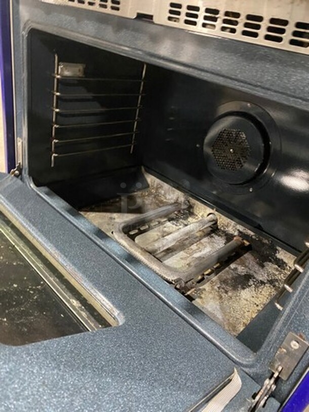 Viking Gas Powered 6 Burner Stove! With Full Size Oven Underneath! All Stainless Steel! - Image 7 of 10