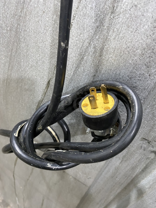 TRAULSEN Stainless Steel 2 Door Reach In Freezer! Model GHT-2-32 NUT Serial 1983485G 115V/60Hz/1 Phase  - Image 9 of 9