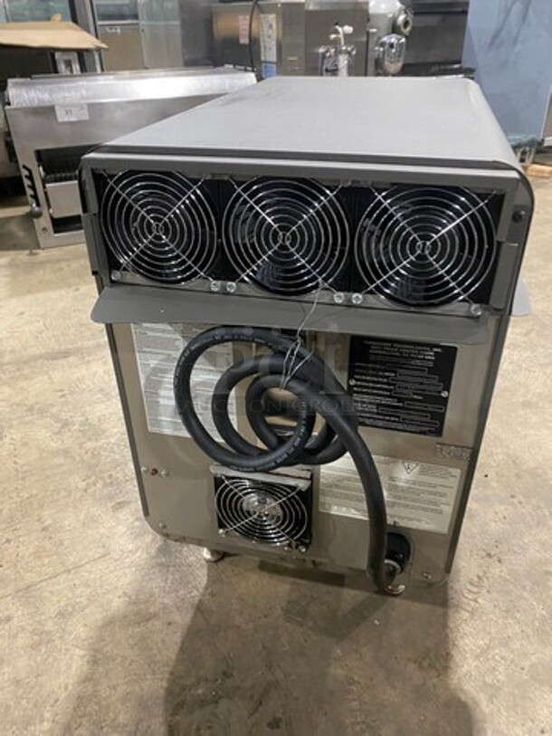 LATE MODEL! 2020 Turbo Chef Commercial Countertop Rapid Cook Oven! On Small Legs! Model: NGO SN: NGOD52018 208/240V 60HZ 1 Phase - Image 4 of 8