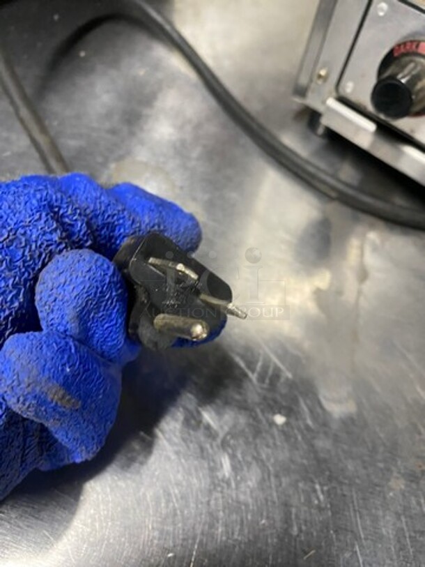 Waring Commercial Countertop Heavy Duty 4 Slot Toaster! Model: WCT805 240V - Image 8 of 8