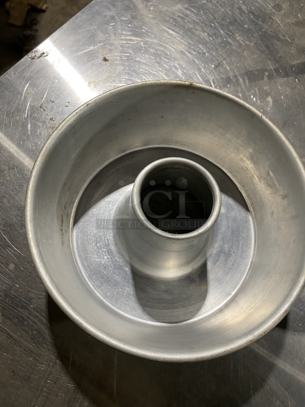 All One Money! Alluminum Cake Molds!  - Image 4 of 4