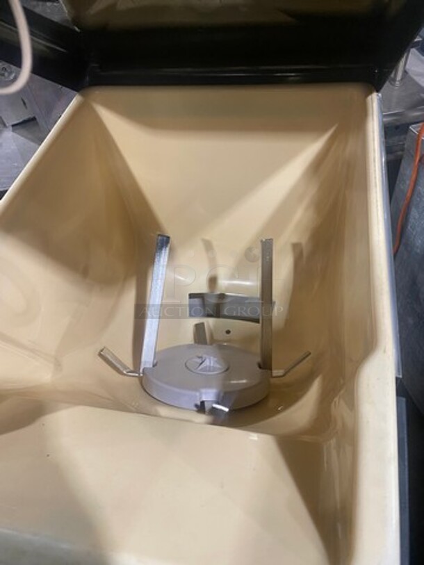 Cornelius Commercial 6 Spout And Ice Dispenser Beverage System! Model: ED150BC SN: 7481809ED183 115V 60HZ 1 Phase - Image 8 of 12
