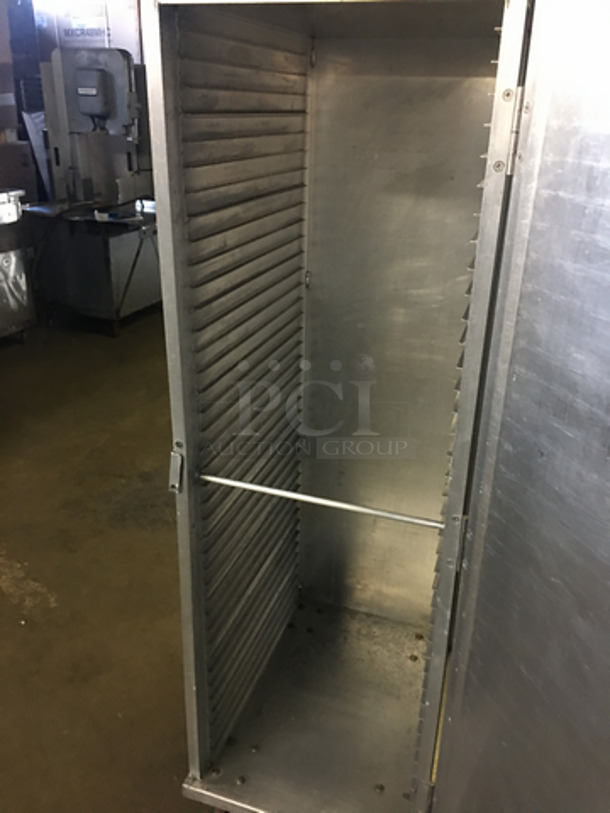 Win Holt Commercial Single Door Enclosed Pan Transport Rack! Holds Up To Full Size Trays/Pans! Solid Stainless Steel! On Casters! - Image 5 of 7