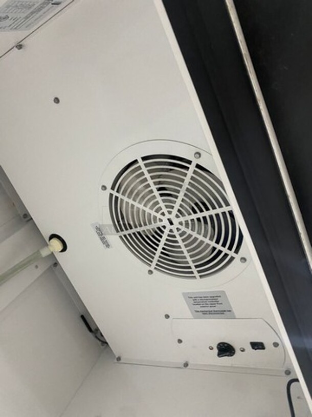 ABS One Glass Door Reach In COOLER Merchandiser!  Model ABT-19-WAL1 Serial WAL1-7311683-1201! 115V/60Hz/1 Phase - Image 5 of 7