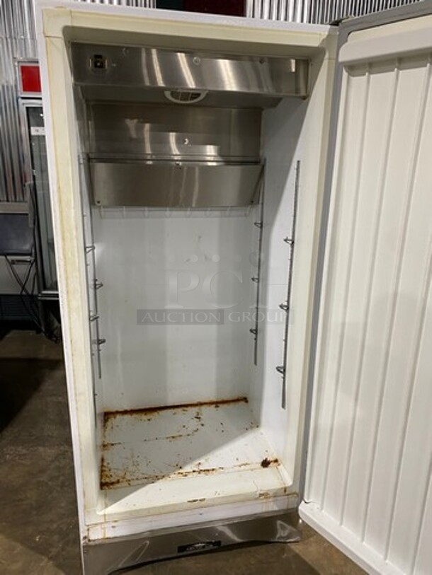 Arctic Air Commercial Single Door Up Right Freezer! Model: F22CW9 SN: WB02214377 115V - Image 5 of 8