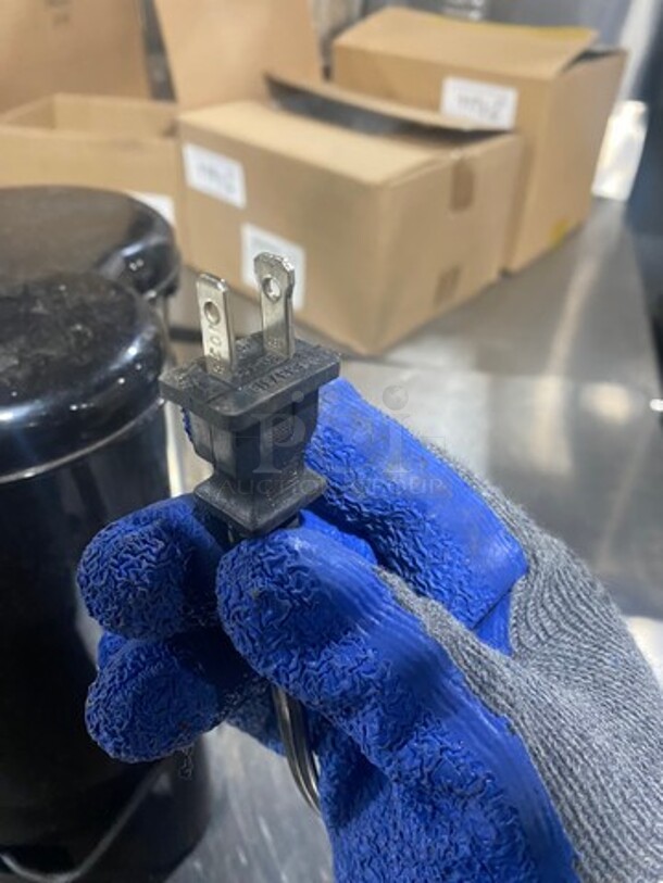 Countertop Coffee Maker Machine! With Coffee Pot! - Image 8 of 9