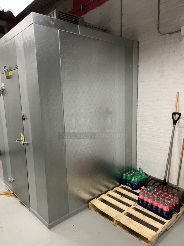 6'x6'x8' Norlake SELF CONTAINED Walk In Cooler Box w/ Norlake Model CPB050DC-A 115 Volts, 1 Phase Condenser and Compressor. Does Not Have Floor. Picture of the Unit Before Removal Is Used As The Gallery Picture - Image 7 of 9