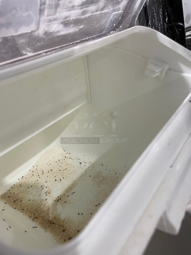 Food Storage Container!  - Image 3 of 4