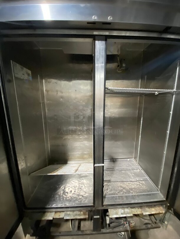 True Commercial 2 Door Reach In Refrigerator! With Poly Coated Racks! All Stainless Steel! On Casters! Model: TS49 SN: 8143466 115V 60HZ 1 Phase - Image 5 of 8