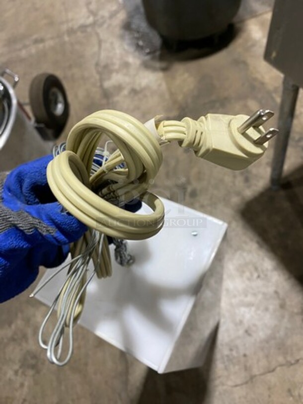 Light up "Pick Up" Sign! WORKING WHEN REMOVED! - Image 5 of 5