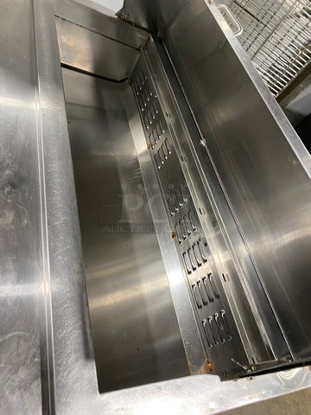 Kelvinator Commercial Refrigerated Sandwich Prep Table! With 2 Door Underneath Storage Space! Poly Coated Racks! All Stainless Steel! On Casters! Model: KCST4812 115V 60HZ 1 Phase - Image 7 of 9