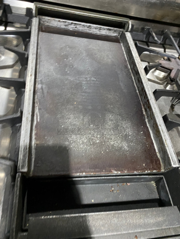Thermador Gas Powered Stove Top! 4 Burner And Built In Flat Top In The Center! With Full Size Oven Underneath! With Metal Oven Racks! All Stainless Steel! - Image 7 of 12