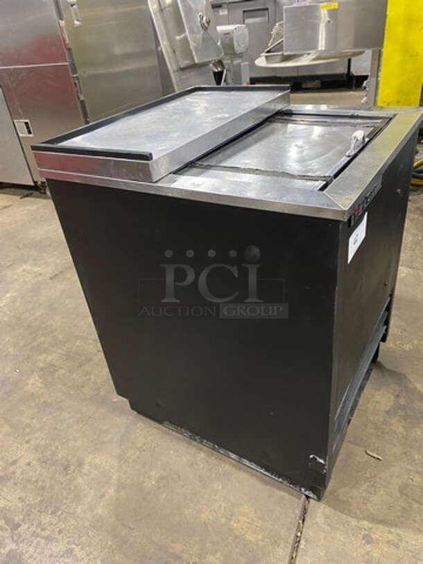 True Commercial Under The Counter Bottle Cooler! With Single Stainless Steel Sliding Top Door! Model TD-24-07 Serial 14037637! 115V 1Phase! - Image 2 of 7