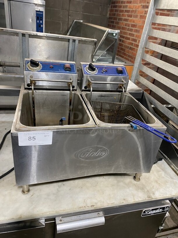 Globe Countertop Electric Powered 2 Bay Deep Fat Fryer! With One Frying Basket! With Backsplash! All Stainless Steel! On Legs! Model: PF32E 208/240V