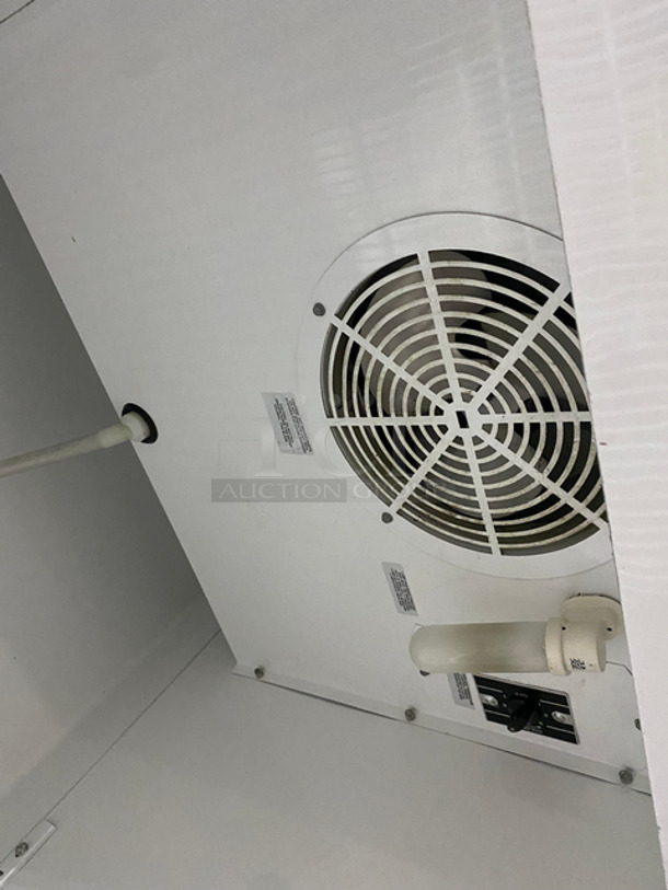 True Commercial Single Door Reach In Refrigerator! With Poly Coated Racks! Solid Stainless Steel! On Casters! Model: T23 SN: 14322192 115V 60HZ 1 Phase - Image 6 of 9
