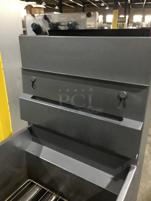 Pitco Frialator Commercial Natural Gas Powered 4 Burner Deep Fat Fryer! With 2 Frying Baskets! All Stainless Steel! On Legs! - Image 6 of 8