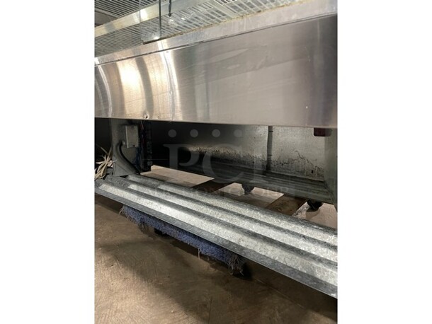 Leader Commercial Dry Bakery Showcase! With Poly Coated Racks! Glass All Around Showcase Style! With Rear Access Doors! All Stainless Steel Body! Model CSK77D Serial PU11M0072B! 115V 1PH! - Image 4 of 4