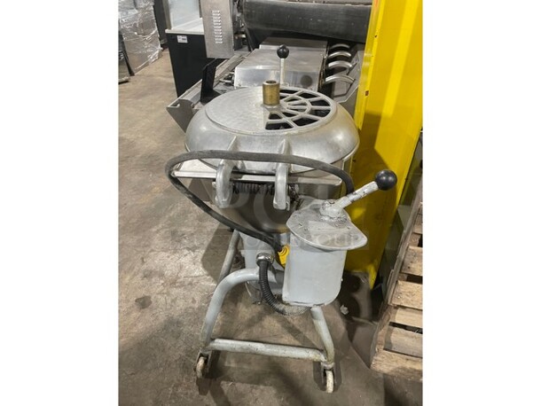 Hobart Heavy Duty Commercial Vertical Chopper/Cutter/Mincer! All Stainless Steel! Model VC1440 Serial U7517859! 208V 3 Phase! With 2 Rear Casters! - Image 3 of 8