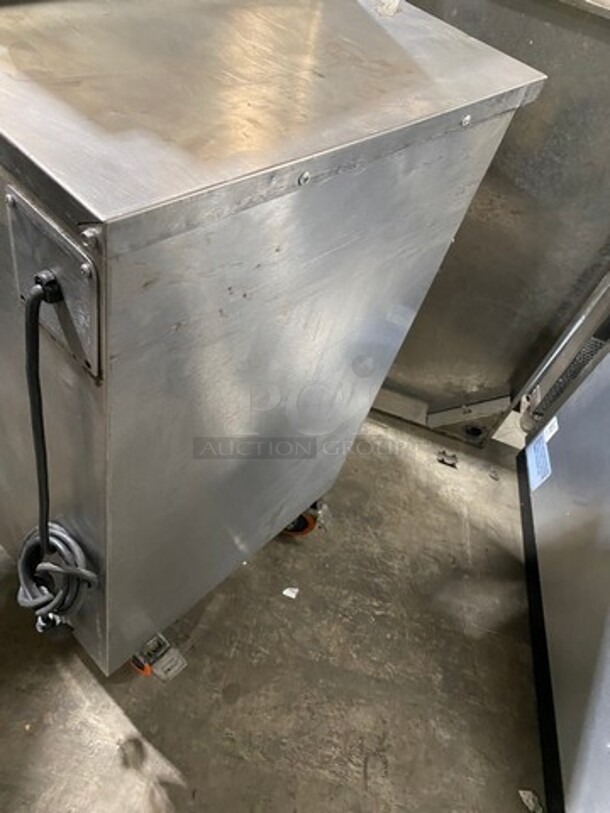 FWE Commercial Countertop Food Warming/Holding Cabinet! All Stainless Steel! On Casters! Model: HLCSL18268CH SN: 092440201 - Image 4 of 9