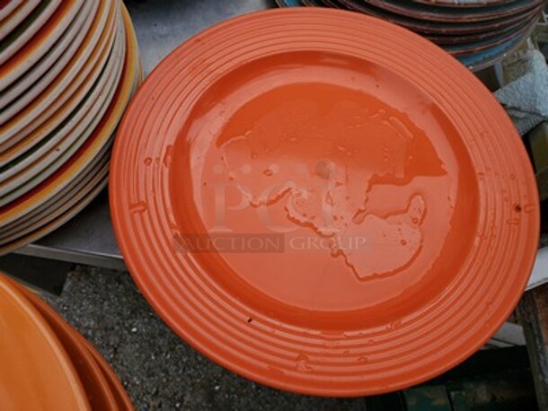 Round Porcelain Dinner Plate. - Image 3 of 4