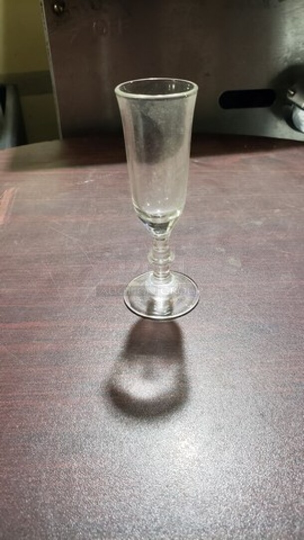 Lot of 18 Glasses