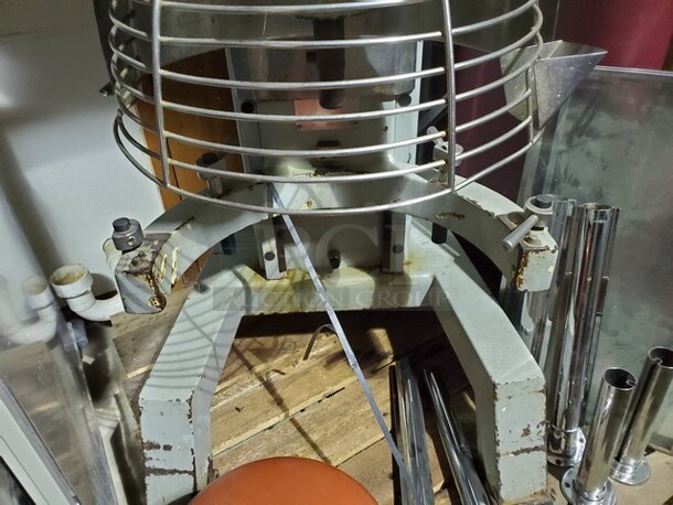Globe 80qt Mixer 
5 Speed
No Attachments
208/240 V
3 PH - Image 4 of 11