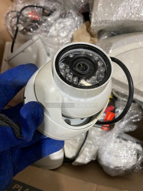 ALL ONE MONEY! Aruba Security Camaras And Bose Speakers! - Image 3 of 6