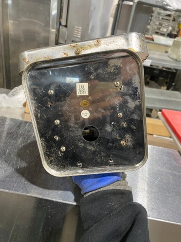 Taylor Countertop Food Scale! Measures Up To 5LBS! Stainless Steel Body! - Image 7 of 7