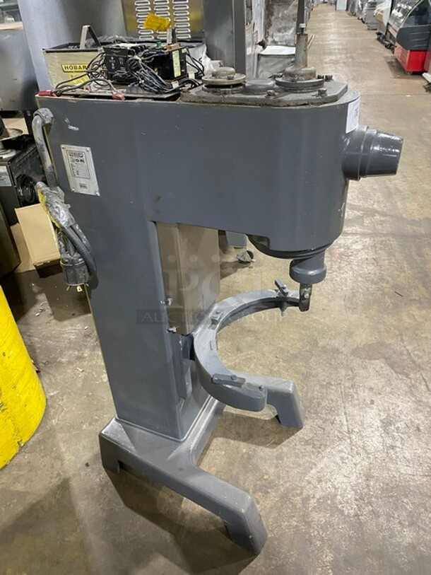 Hobart D330 Metal Commercial Floor Style 30 Quart Planetary Dough Mixer! Working When Removed! MODEL D-330 SN:111011880 208V 3PH - Image 2 of 9