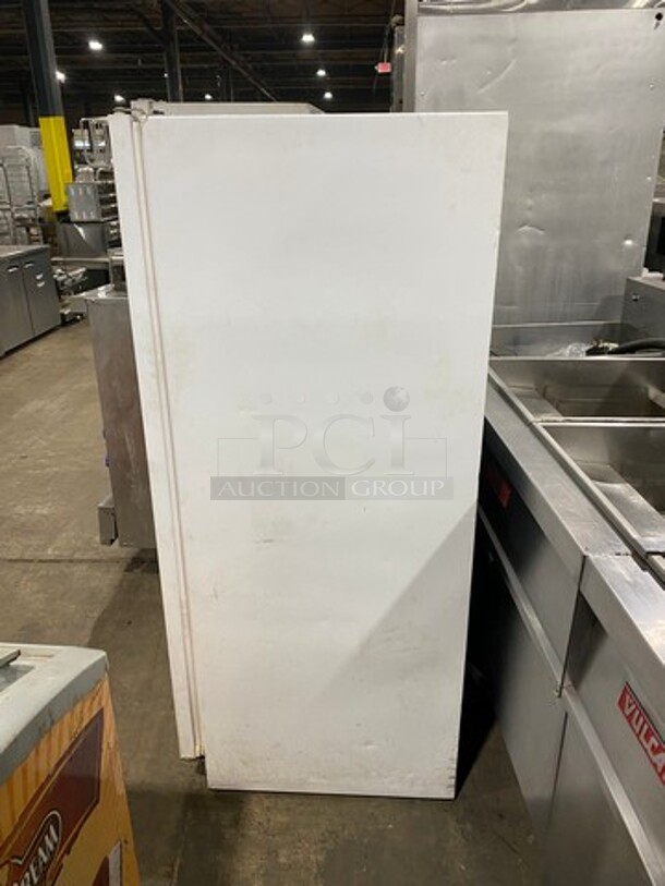 Kenmore Upright Single Door Reach In Refrigerator! With Poly Coated Racks And Shelves! Model: 25328262805 SN: WB35139716 115V 60HZ 1 Phase - Image 2 of 9