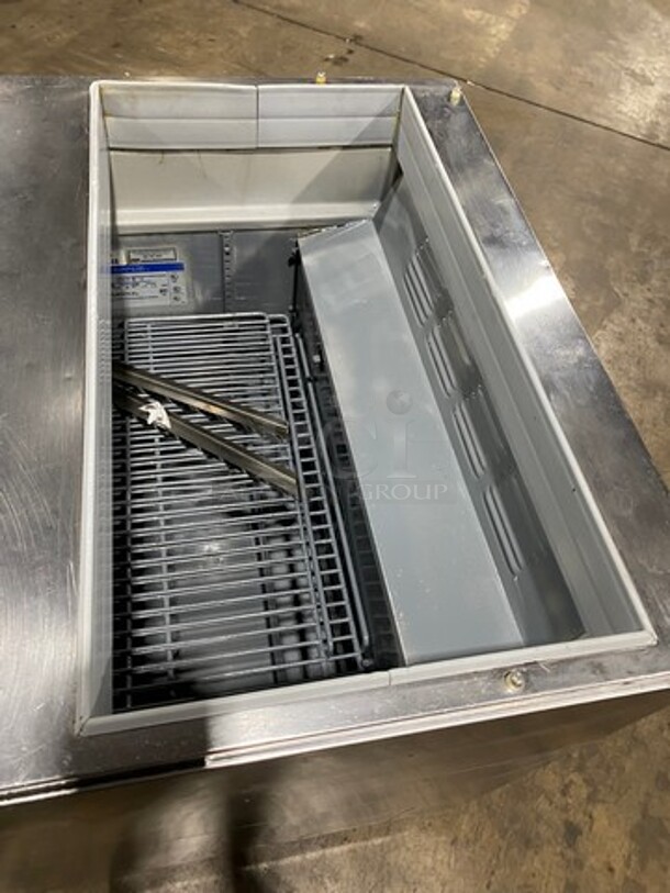 Beverage Air Commercial Refrigerated Sandwich Prep Table! With Single Door Underneath Storage Space! All Stainless Steel! On Legs! Model: SUR27 SN: 4405618 115V 60HZ 1 Phase - Image 7 of 8