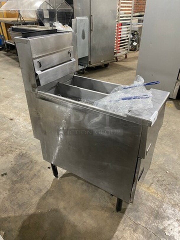Pitco Commercial Gas Powered Split Bay Deep Fat Fryer! With 2 Small Frying Baskets! All Stainless Steel! On Legs! - Image 2 of 9