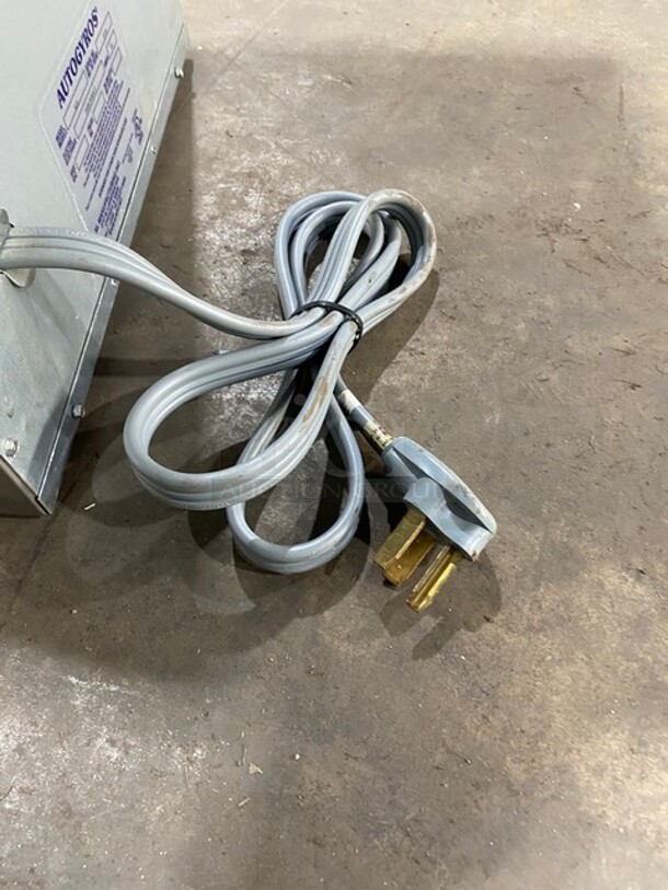 BRAND NEW! NEVER USED! Autogyros Commercial Countertop Electric Powered Vertical Broiler Gyro Machine! All Stainless Steel! Model: 4LE SN: 5530 208V 60HZ 1 Phase - Image 10 of 10